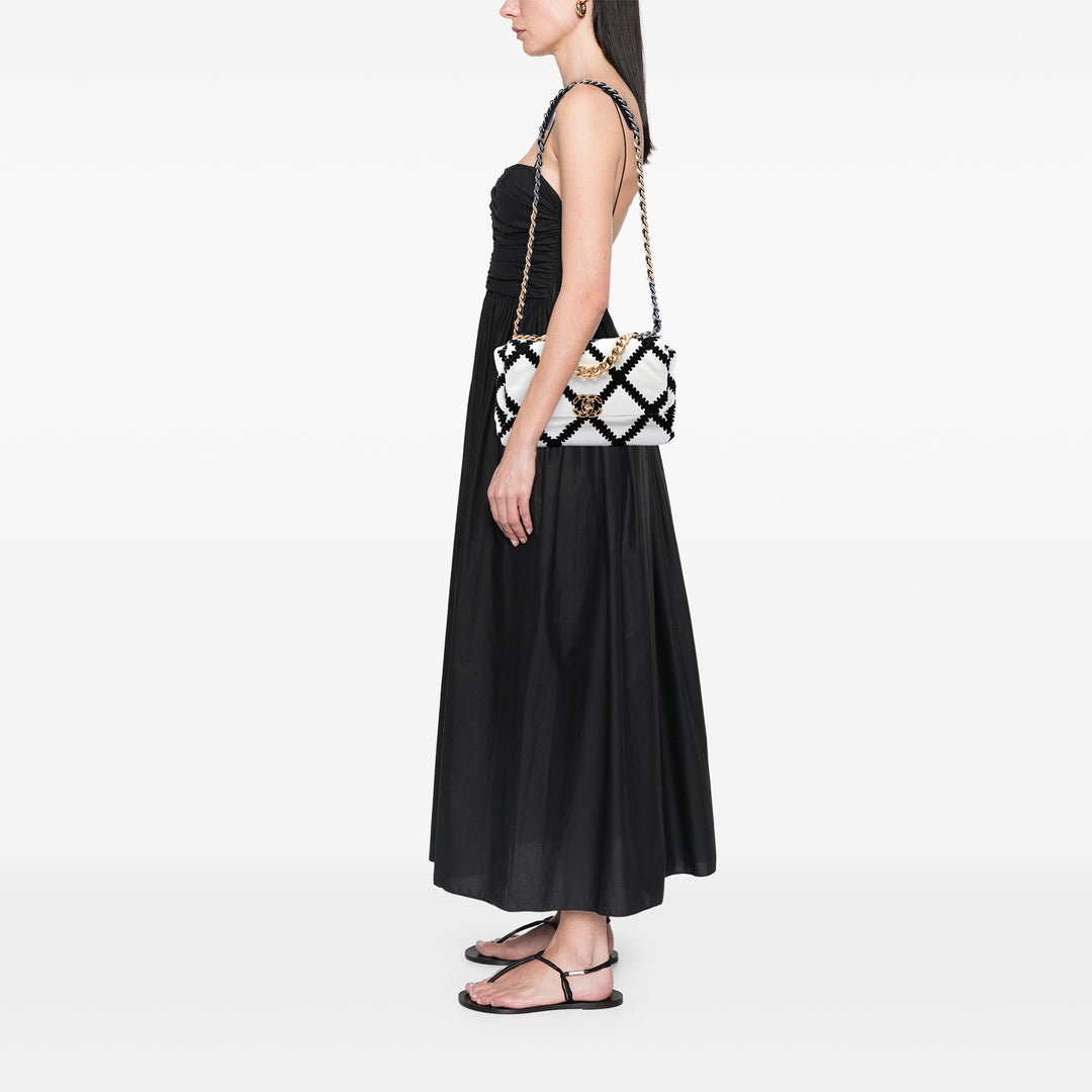 Chanel Large Crochet Cuir de veau 19 à rabat