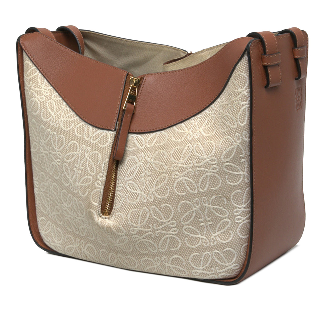 LOEWE Sac à main Anagram Hammock Petit Marron – vue 2 – GABY PARIS