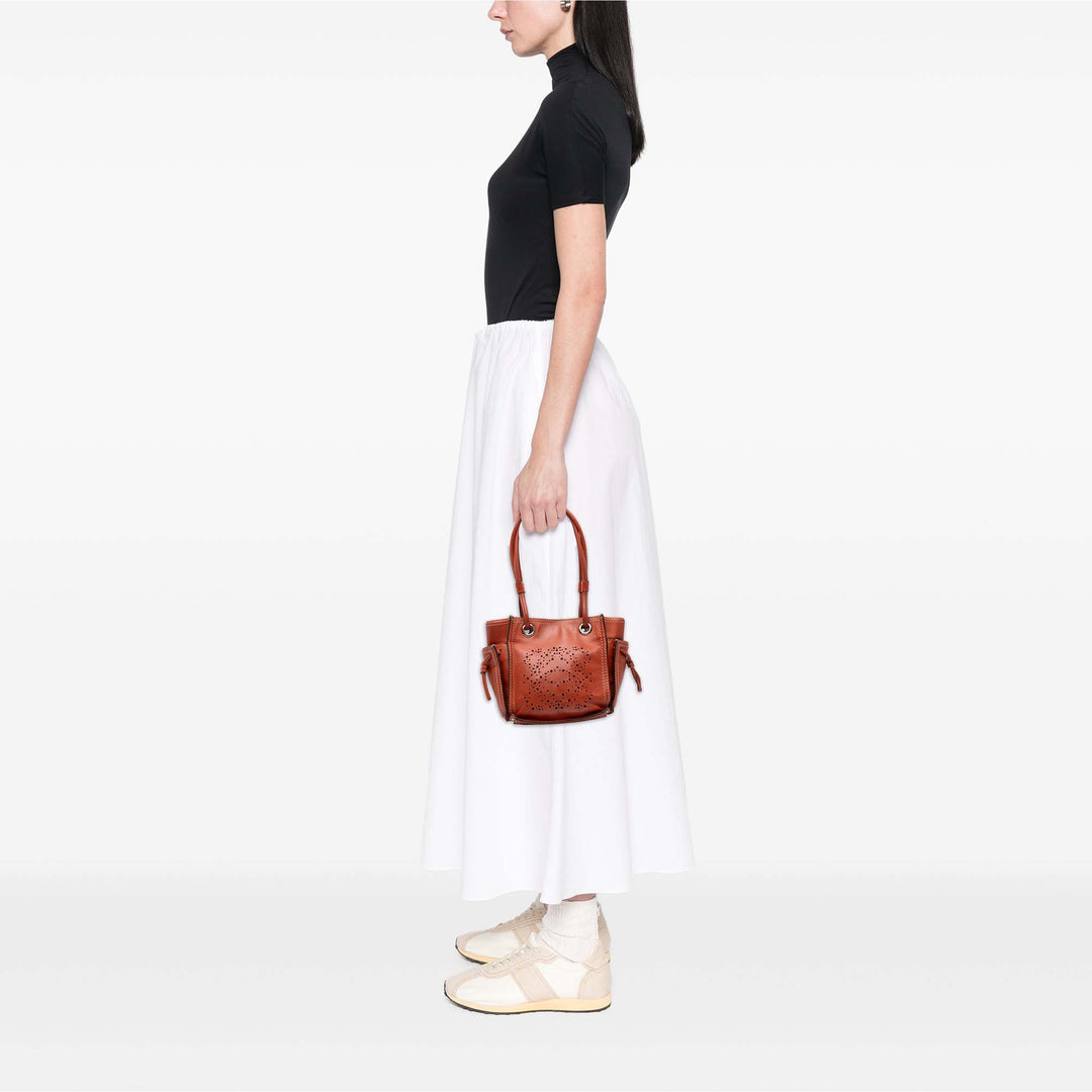 LOEWE Cabas perforé Anagram Punching Orange – vue 6 – GABY PARIS