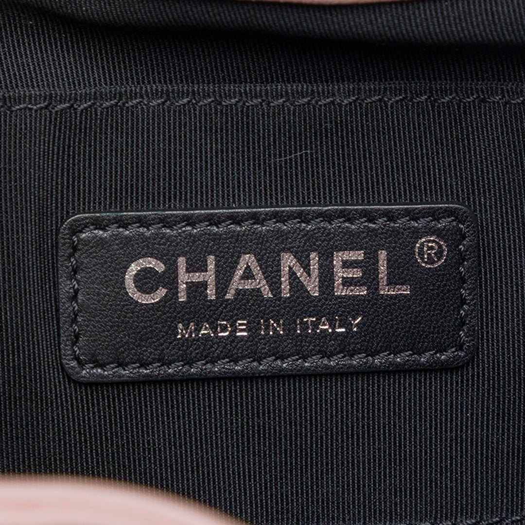 Chanel CC Multicolor Matelassé Cuir d’agneau Cuba Drawstring Bucket Sac