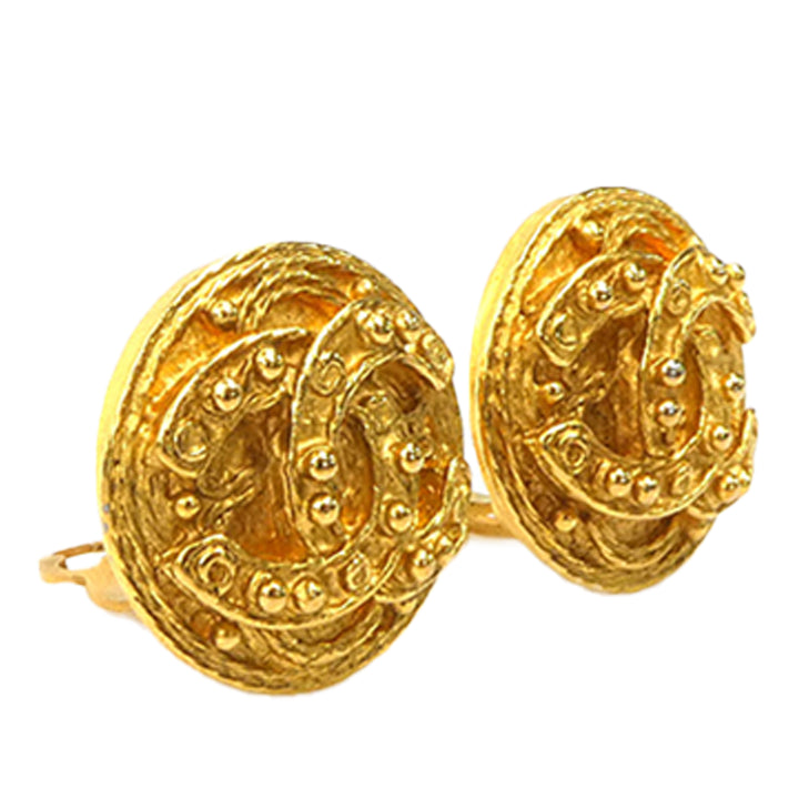 Chanel CC plaqué Rond À clip Boucles d'oreilles Doré – vue 2 – GABY PARIS