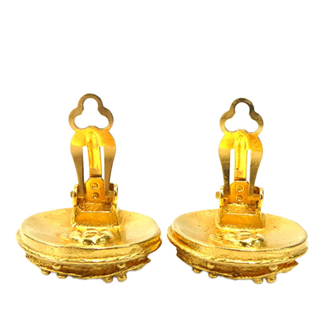 Chanel CC plaqué Rond À clip Boucles d'oreilles Doré – vue 3 – GABY PARIS