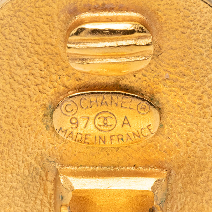 Chanel CC plaqué et Émail Rond Clip On Boucles d’oreilles