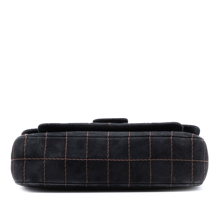 Chanel CC Choco Bar Daim Surpiqué Chain à rabat