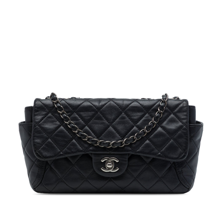 Chanel Matelassé Around Poches à rabat Moyen Cuir d'agneau Noir