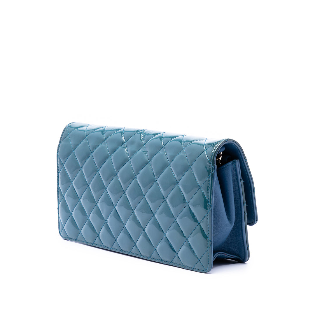 Chanel Matelassé Cuir verni Golden Class East West Wallet on Chain