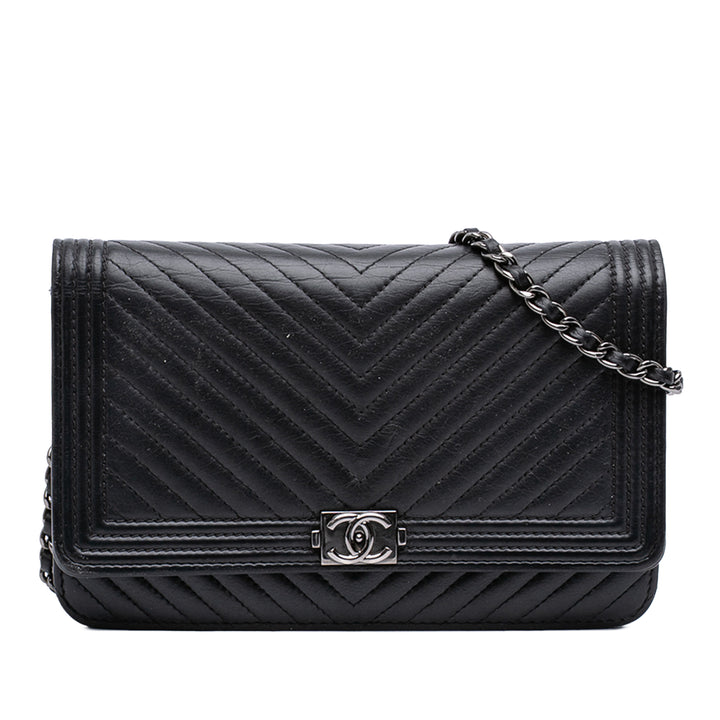 Chanel Chevron Cuir d’agneau Boy Wallet on Chain