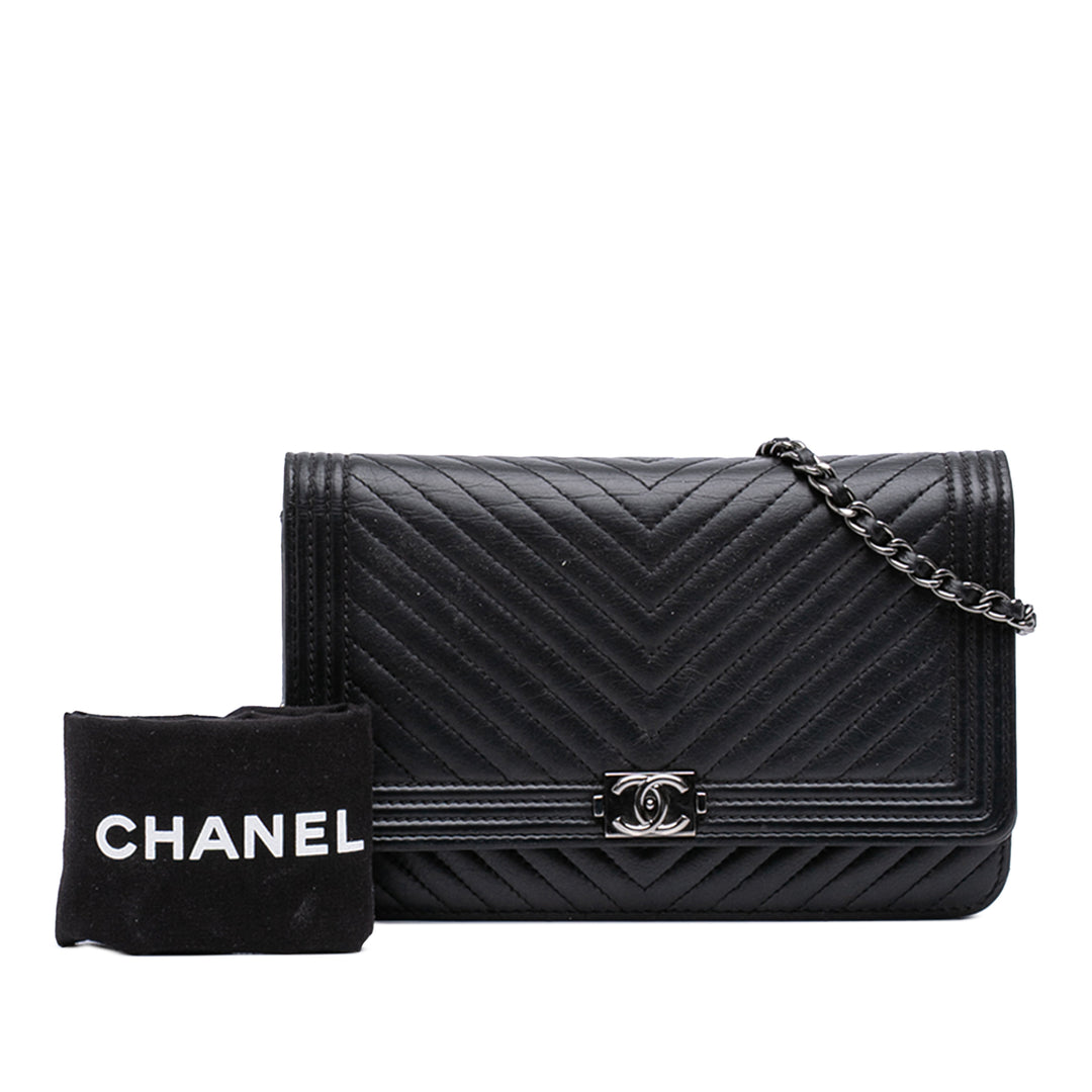 Chanel Chevron Cuir d’agneau Boy Wallet on Chain