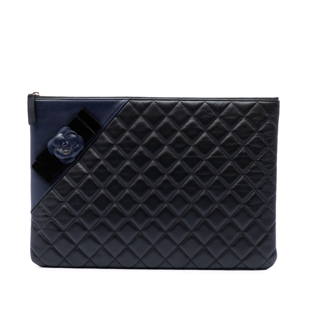 Matelassé Camellia O Étui Pochette Grand Cuir d'agneau Noir