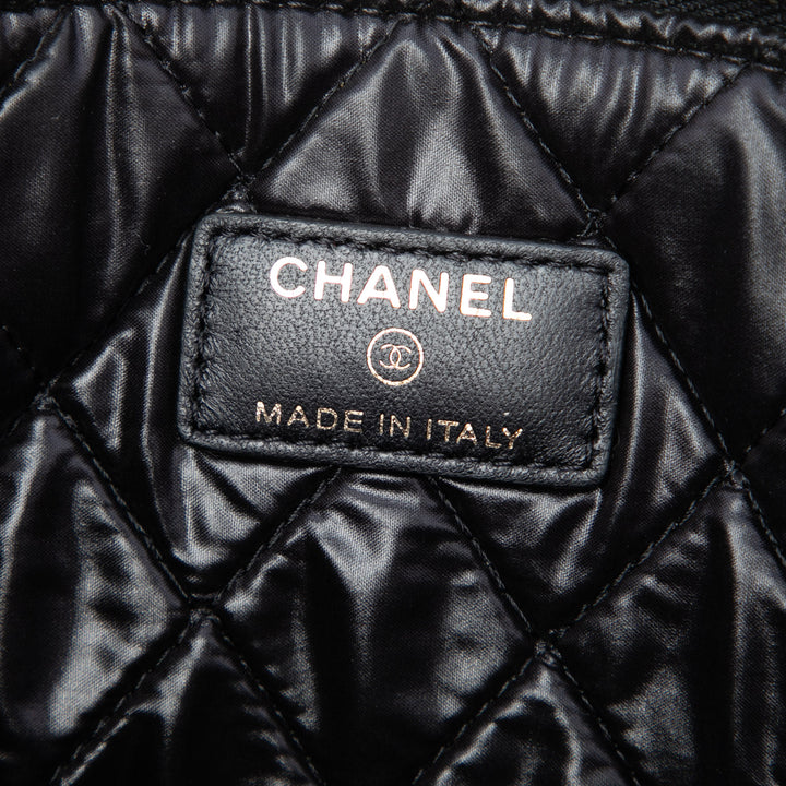 Matelassé Camellia O Étui Pochette Grand Cuir d'agneau Noir