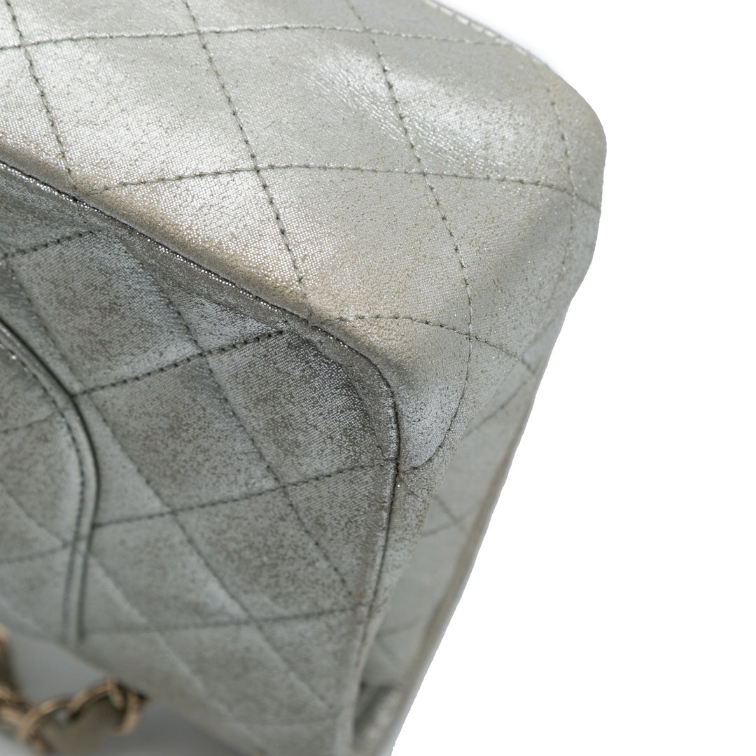 Chanel Medium Classic Iridescent Cuir de veau Double rabat Argenté