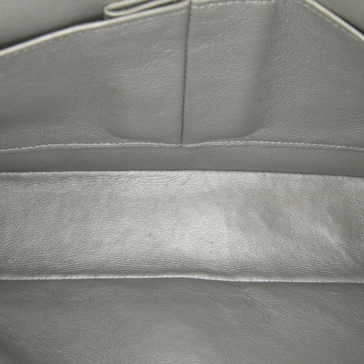 Chanel Medium Classic Iridescent Cuir de veau Double rabat Argenté