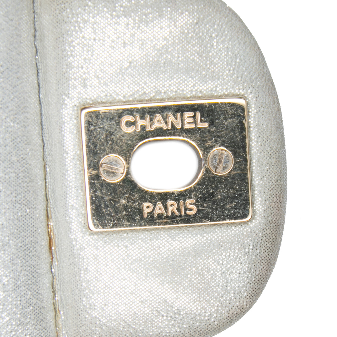 Chanel Medium Classic Iridescent Cuir de veau Double rabat Argenté