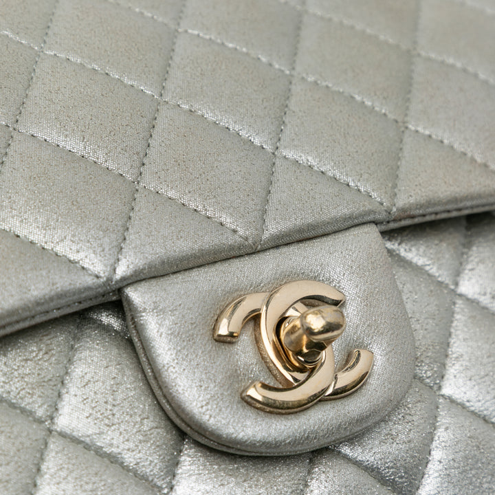Chanel Medium Classic Iridescent Cuir de veau Double rabat Argenté