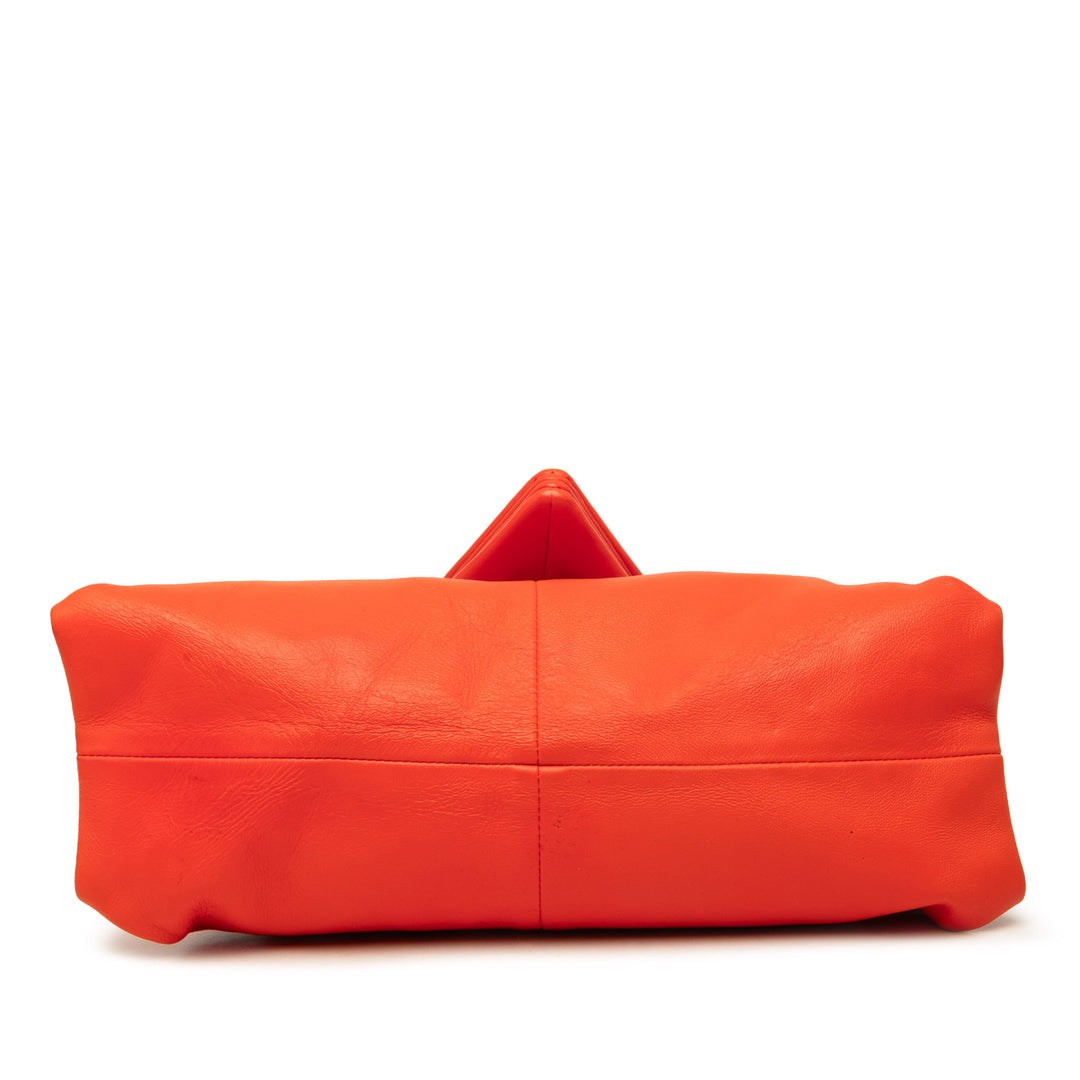 Bottega Veneta Pochette Trine Fold Over Cuir d'agneau Orange – vue 3 – GABY PARIS