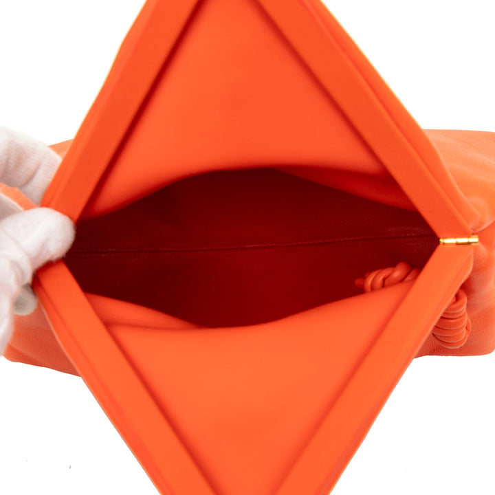 Bottega Veneta Pochette Trine Fold Over Cuir d'agneau Orange – vue 4 – GABY PARIS