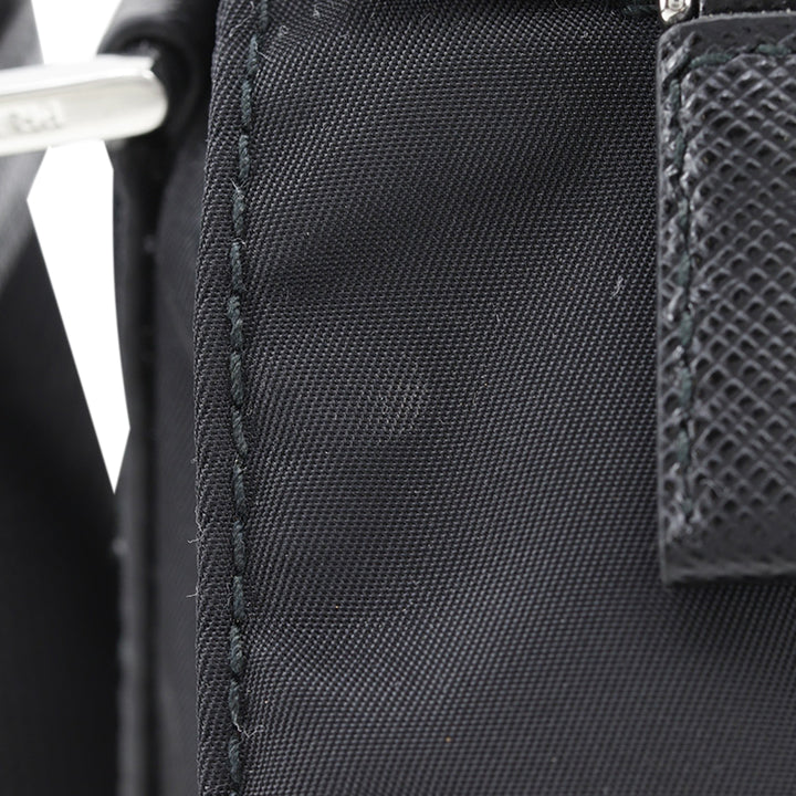Prada Saffiano à finitions Re Nylon Zip Double Buckle Messenger Sac