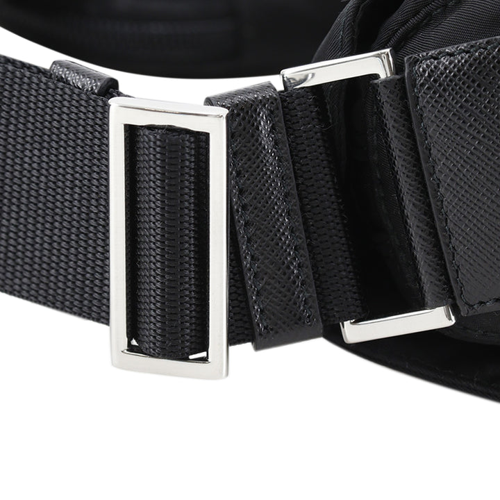 Prada Saffiano à finitions Re Nylon Zip Double Buckle Messenger Sac