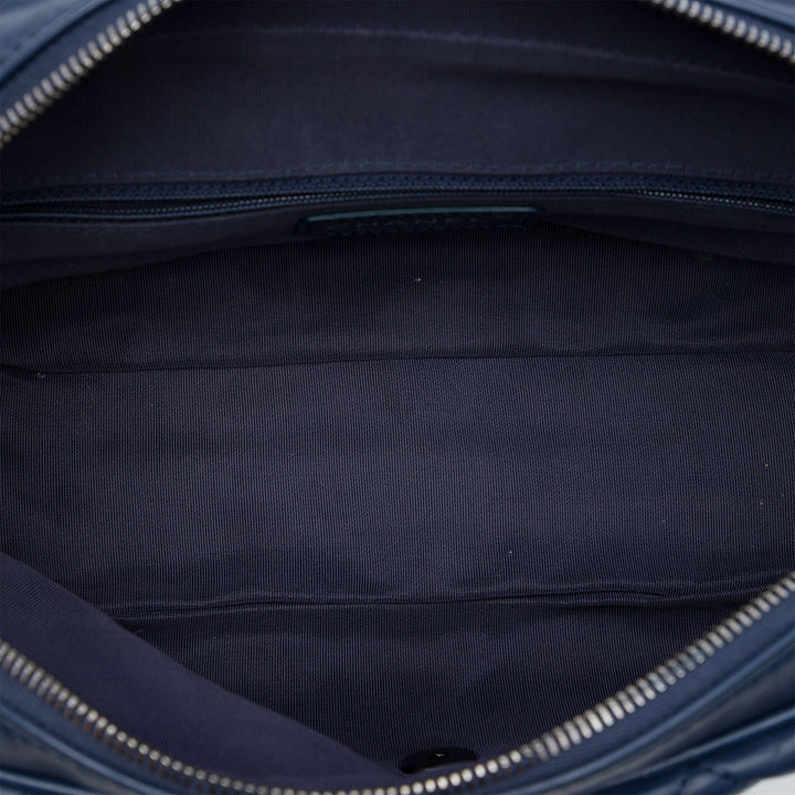 Chanel Matelassé Froissé Airlines Casual Rock à rabat Moyen Cuir de veau