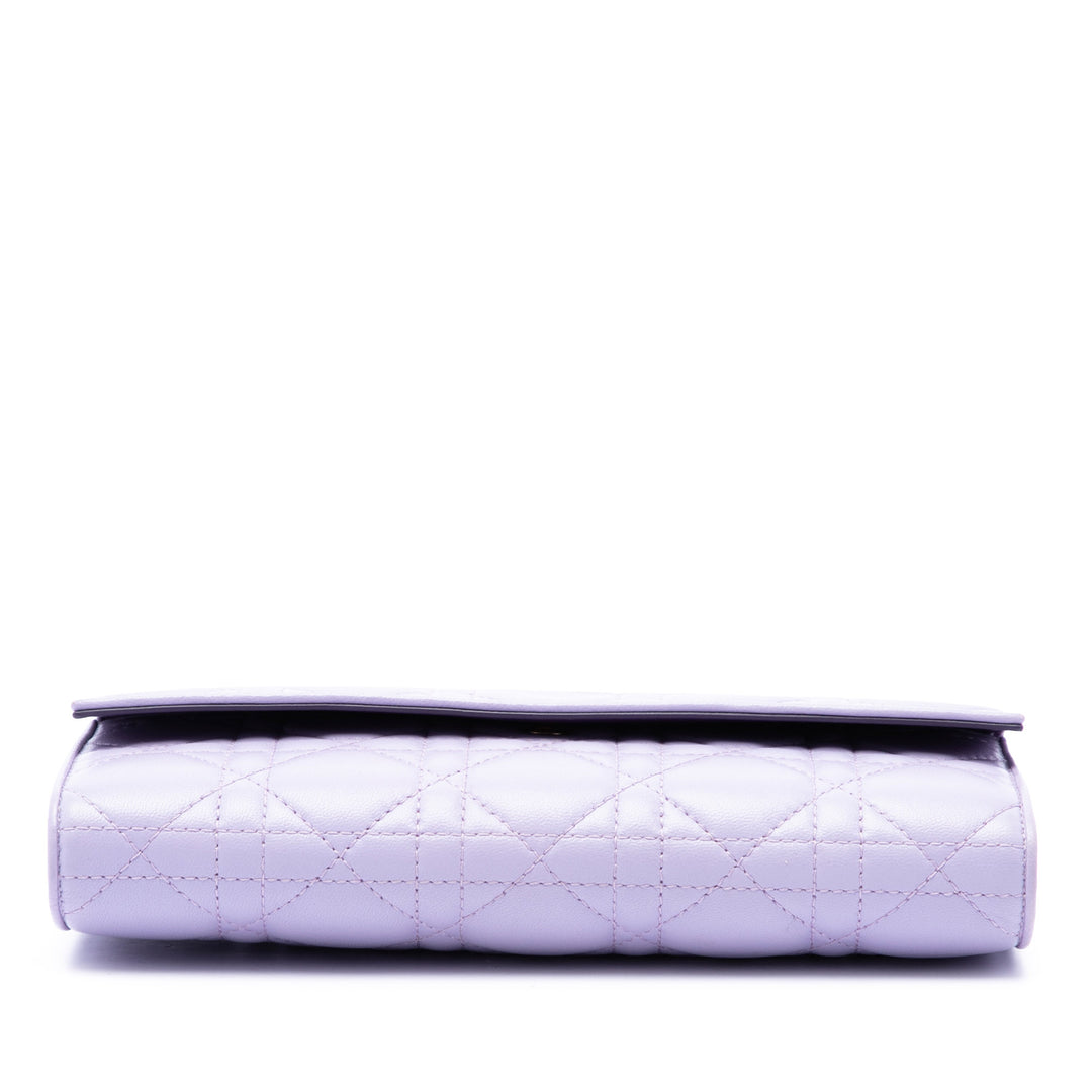 Dior Cannage Lady Dior Wallet on Chain Cuir d'agneau Violet – vue 3 – GABY PARIS