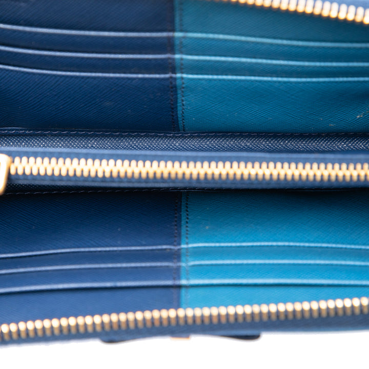 Prada Bicolor Saffiano Bow Zip Portefeuille long