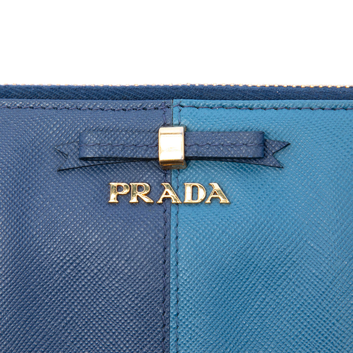 Prada Bicolor Saffiano Bow Zip Portefeuille long