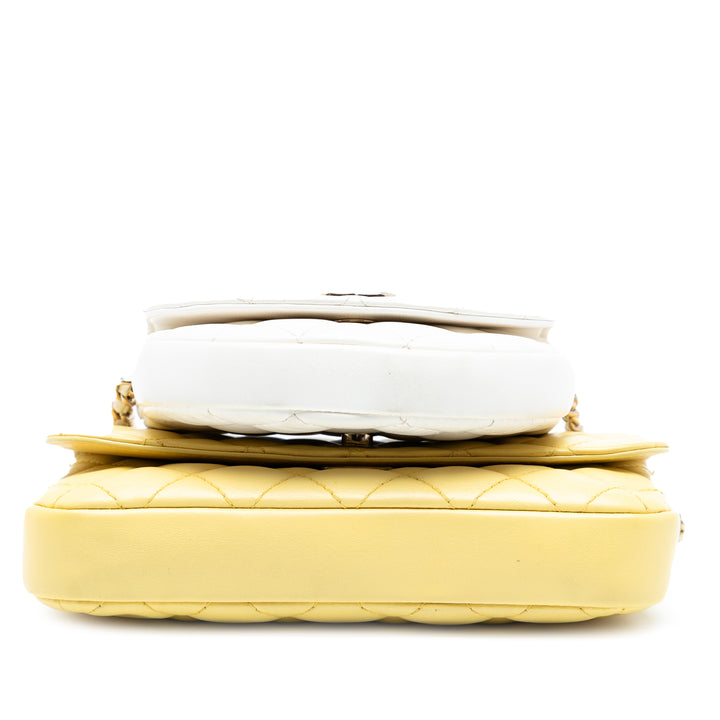 Chanel CC Matelassé Cuir d’agneau Side Packs à rabat