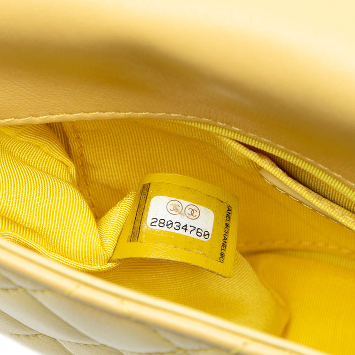 Chanel CC Matelassé Cuir d’agneau Side Packs à rabat