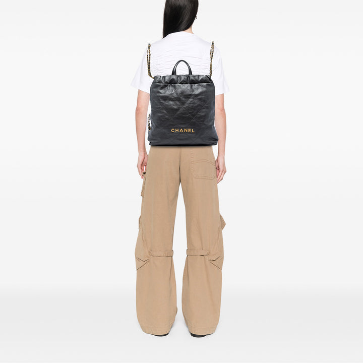 Chanel Matelassé brillant 22 Sac à dos Grand Cuir de veau Noir – vue 5 – GABY PARIS