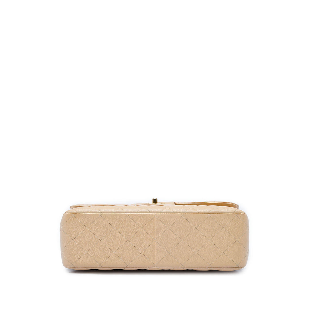 Chanel Sac porté épaule Classic Double rabat Jumbo Cuir caviar Beige – vue 3 – GABY PARIS