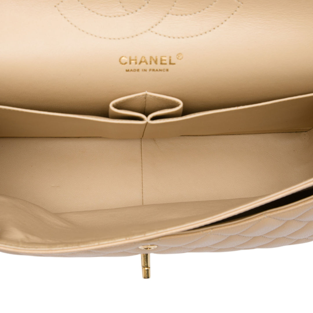Chanel Sac porté épaule Classic Double rabat Jumbo Cuir caviar Beige – vue 4 – GABY PARIS