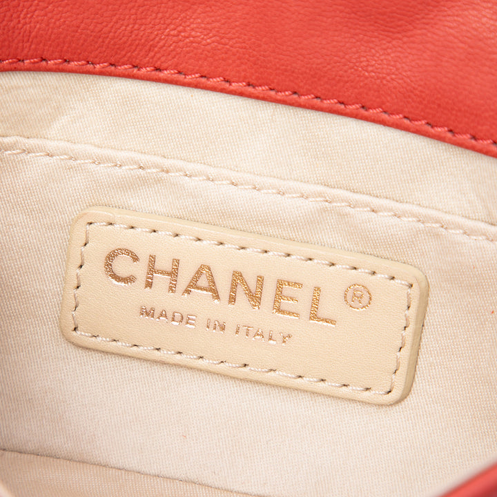 Chanel CC Matelassé Cruise Charms à rabat Extra Mini Cuir d'agneau Rouge – vue 5 – GABY PARIS