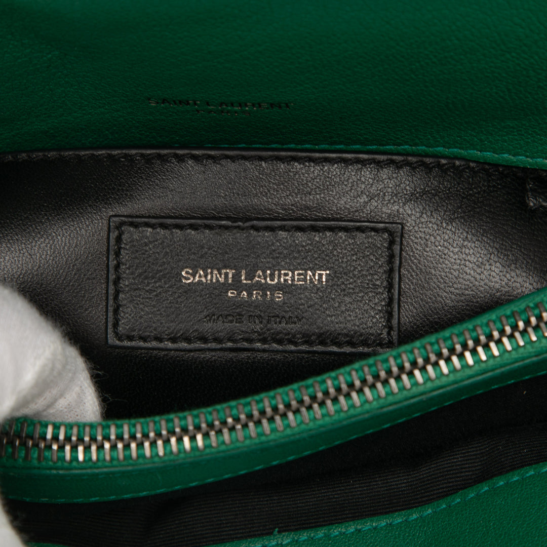 Saint Laurent Medium Matelassé Chevron Sheepskin College Sac cartable