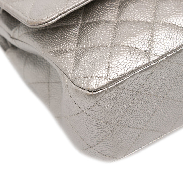 Chanel Medium Classic Iridescent Caviar Double rabat Argenté