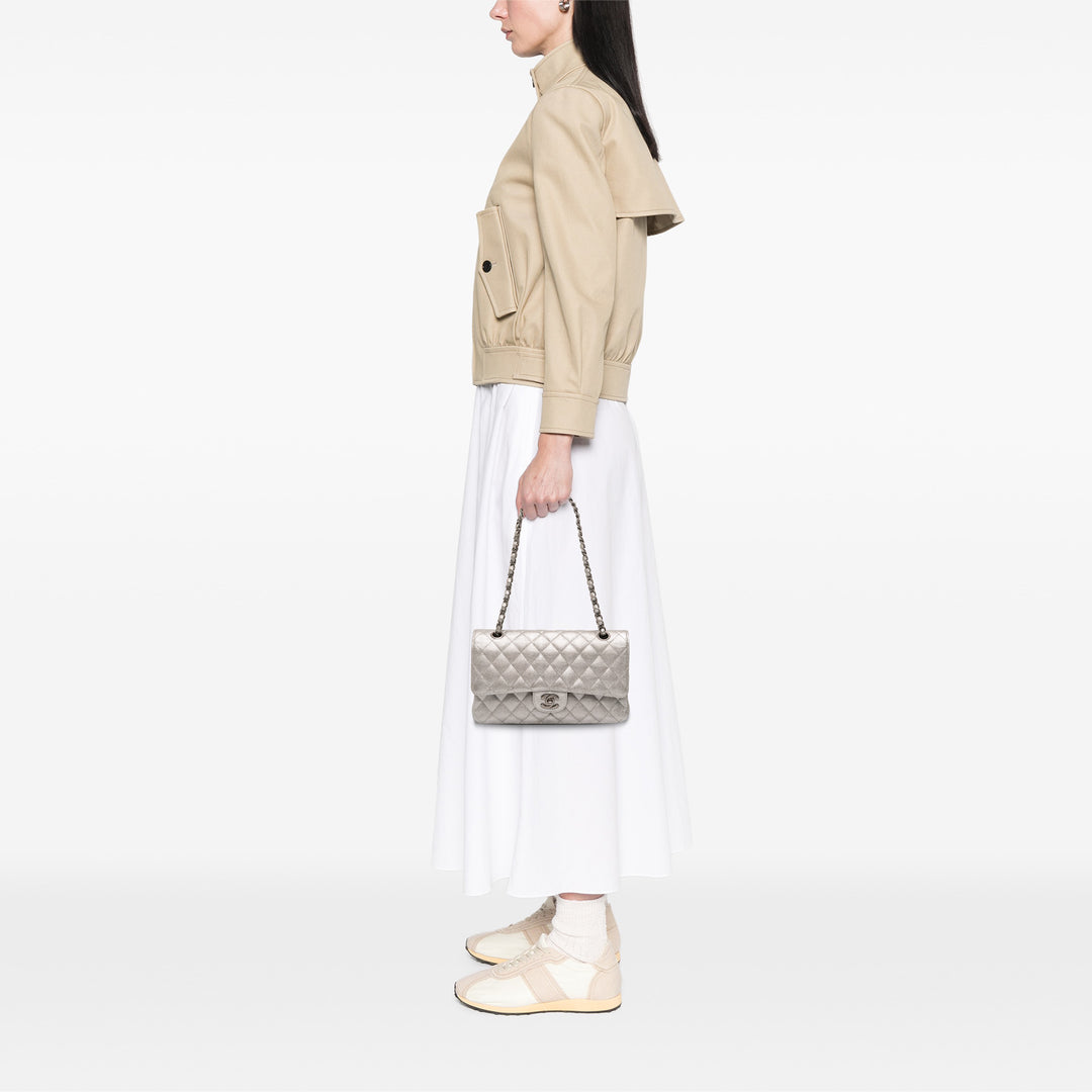 Chanel Medium Classic Iridescent Caviar Double rabat Argenté