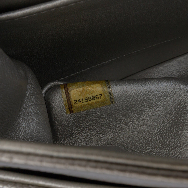 Chanel Medium Classic Iridescent Caviar Double rabat Argenté