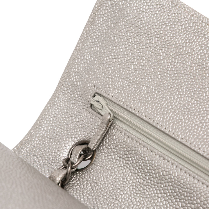 Chanel Medium Classic Iridescent Caviar Double rabat Argenté