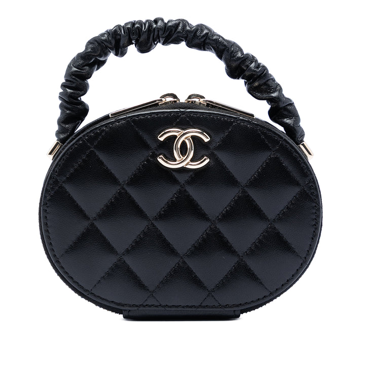 Chanel CC Matelassé Cuir d’agneau Oval anse supérieure Pochette