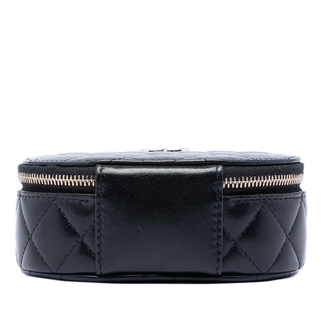 Chanel CC Matelassé Cuir d’agneau Oval anse supérieure Pochette