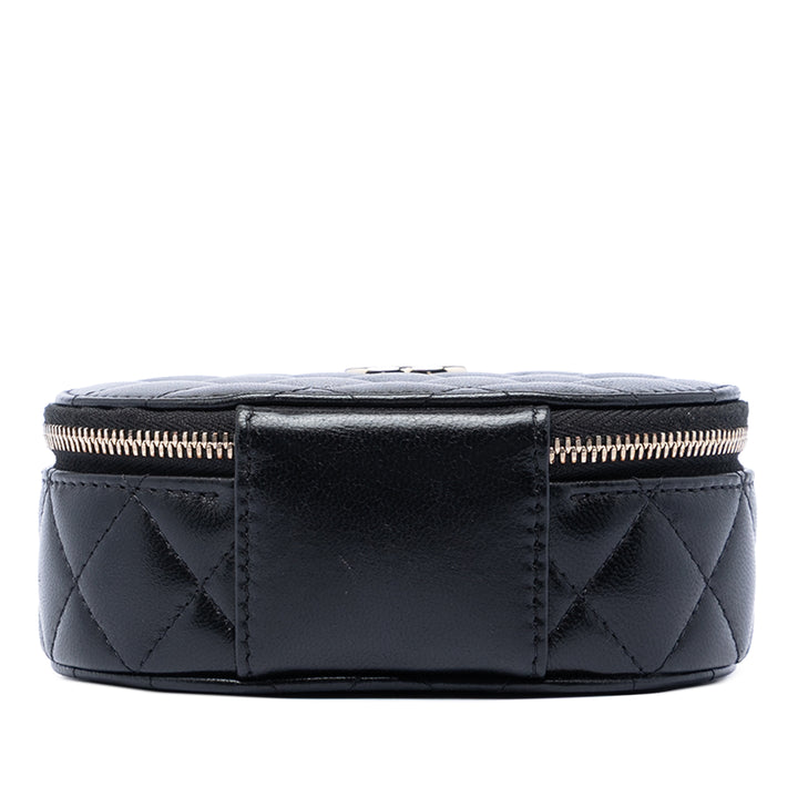 Chanel CC Matelassé Cuir d’agneau Oval anse supérieure Pochette