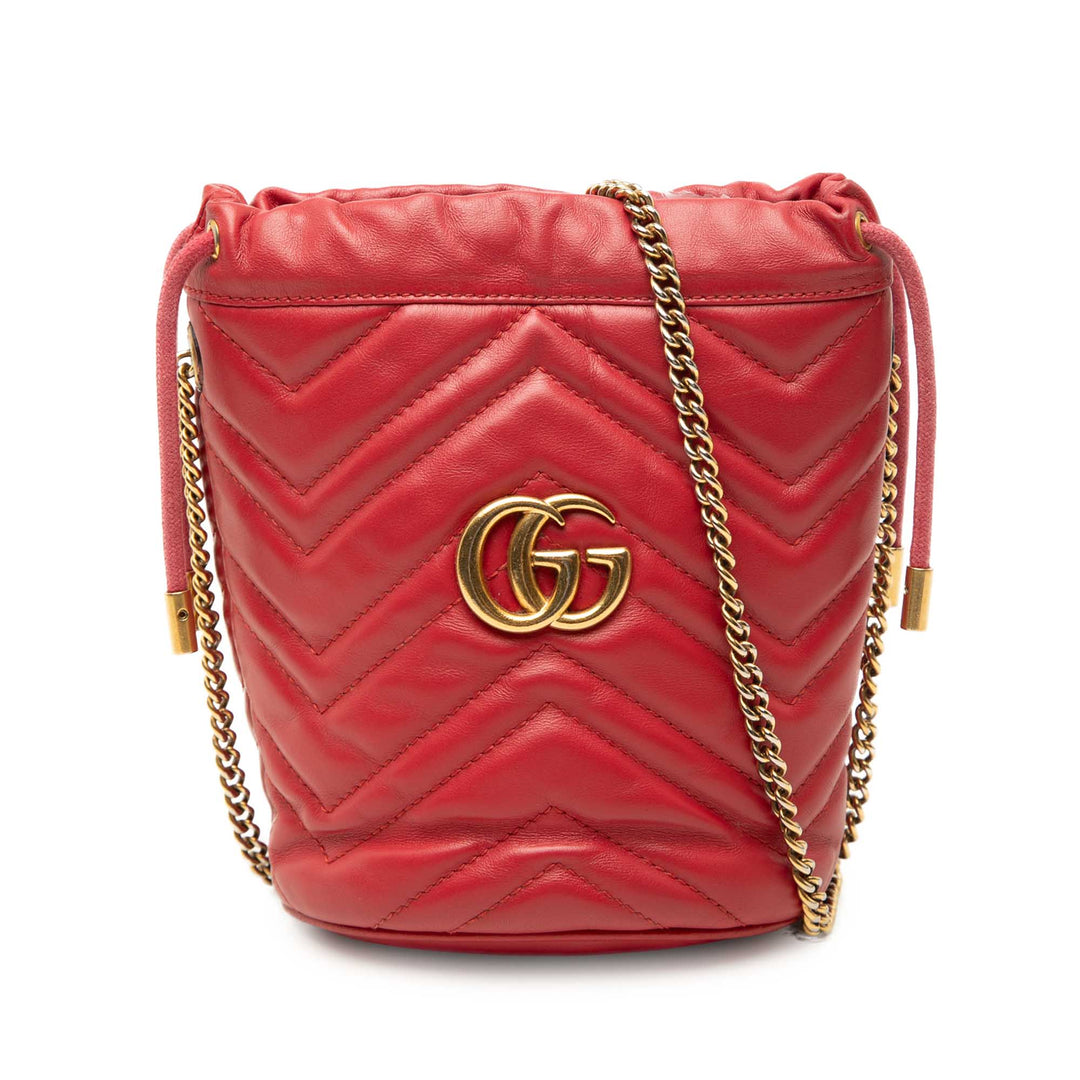 GG Marmont Matelasse Sac seau Petit Cuir de veau Rouge