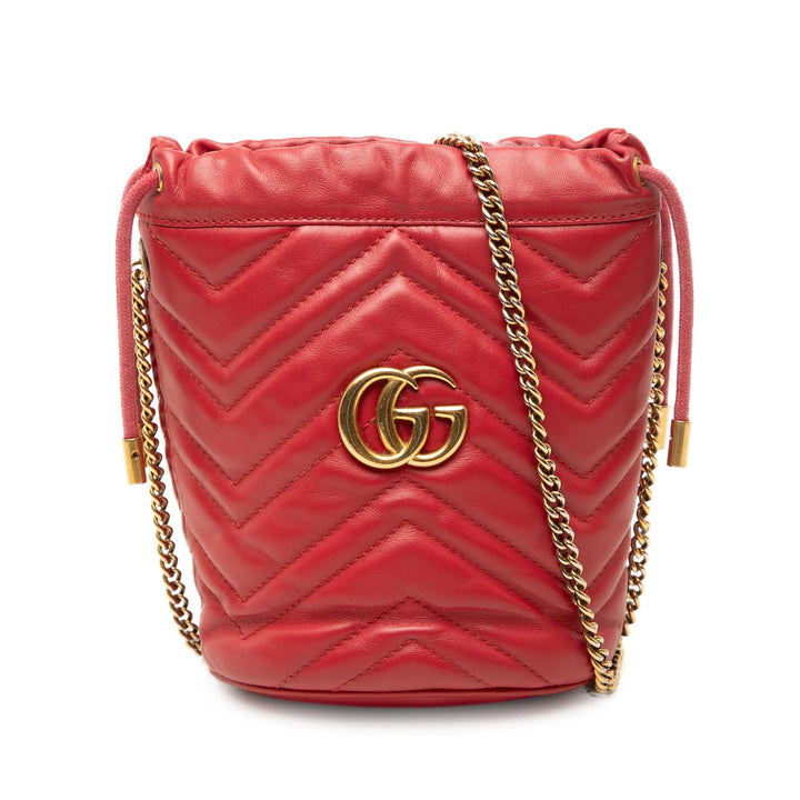 GG Marmont Matelasse Sac seau Petit Cuir de veau Rouge