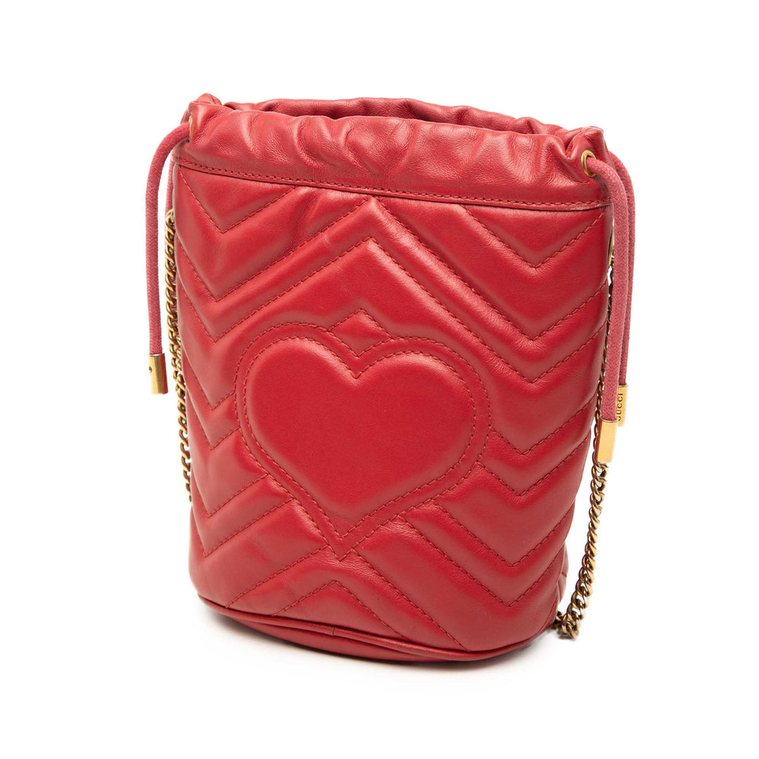 GG Marmont Matelasse Sac seau Petit Cuir de veau Rouge