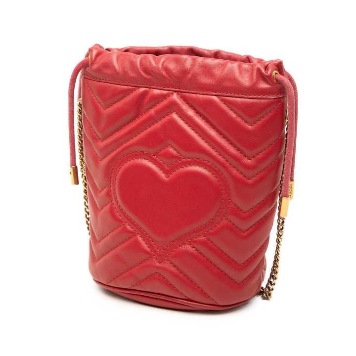 GG Marmont Matelasse Sac seau Petit Cuir de veau Rouge