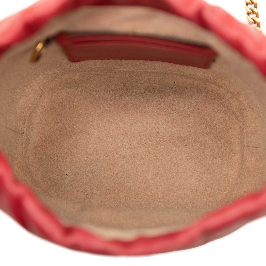 GG Marmont Matelasse Sac seau Petit Cuir de veau Rouge