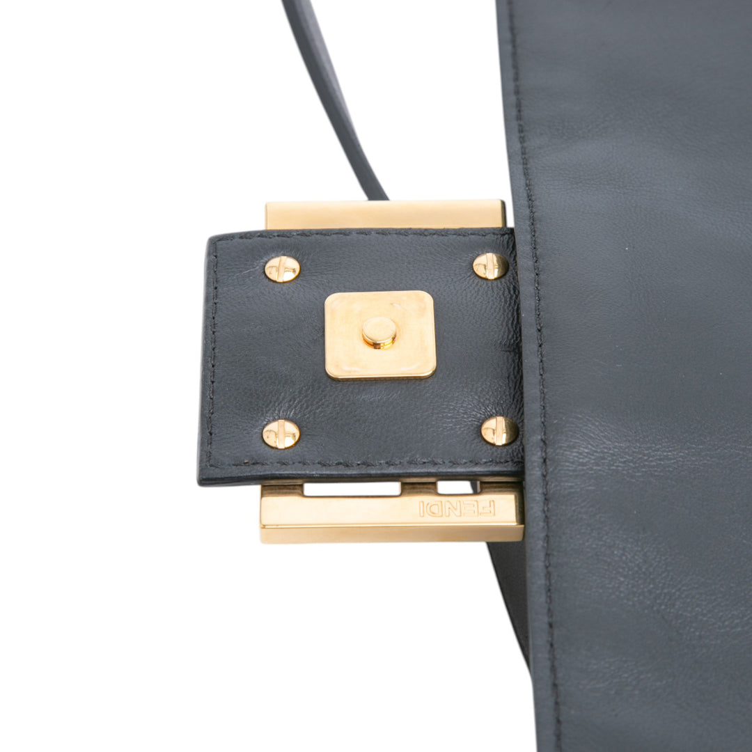 Fendi Large Zucca embossé Cuir Baguette Sac