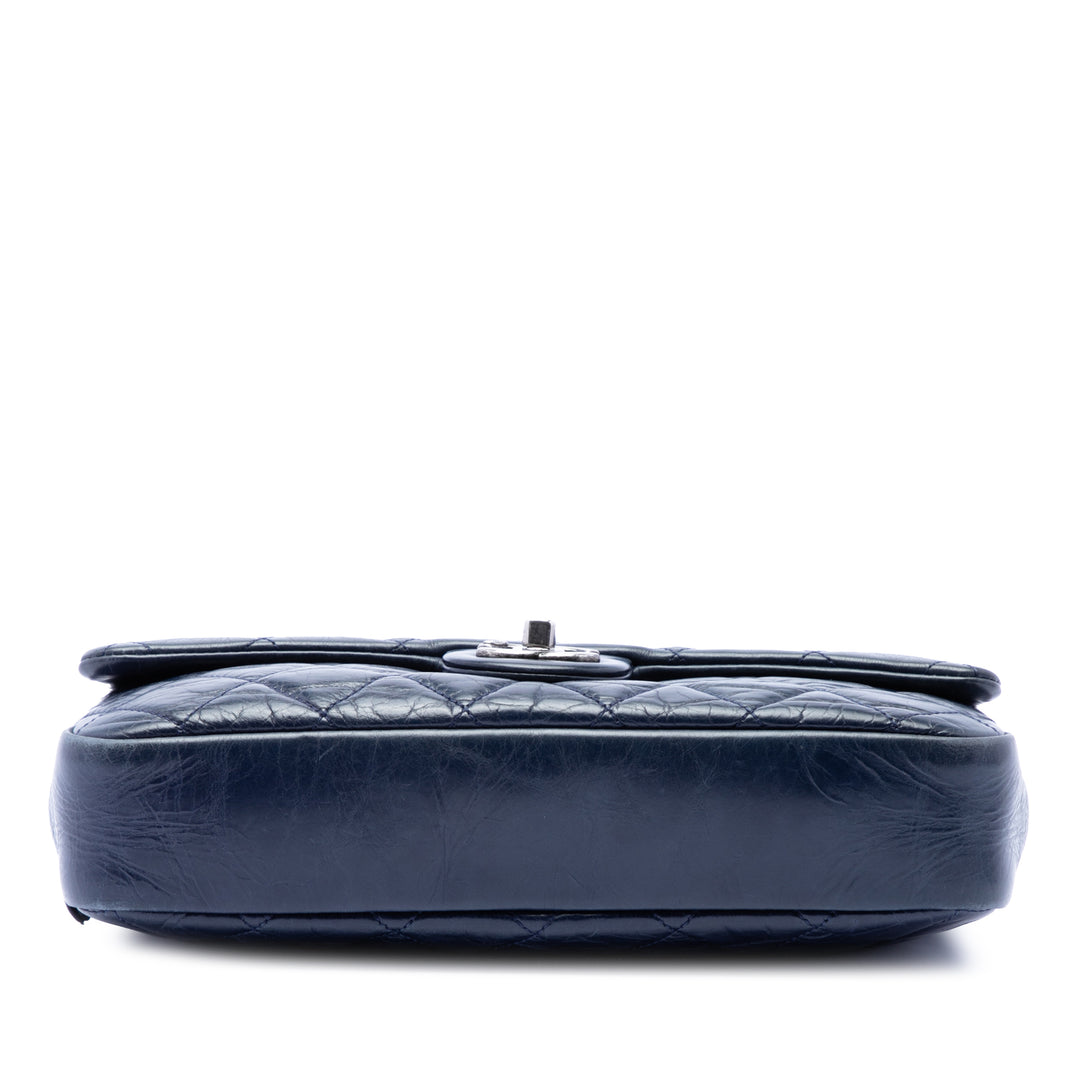 Chanel Medium Matelassé Glazed Cuir de veau Duo Color à rabat