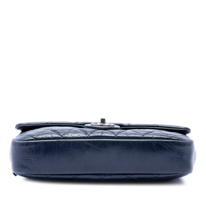 Chanel Medium Matelassé Glazed Cuir de veau Duo Color à rabat