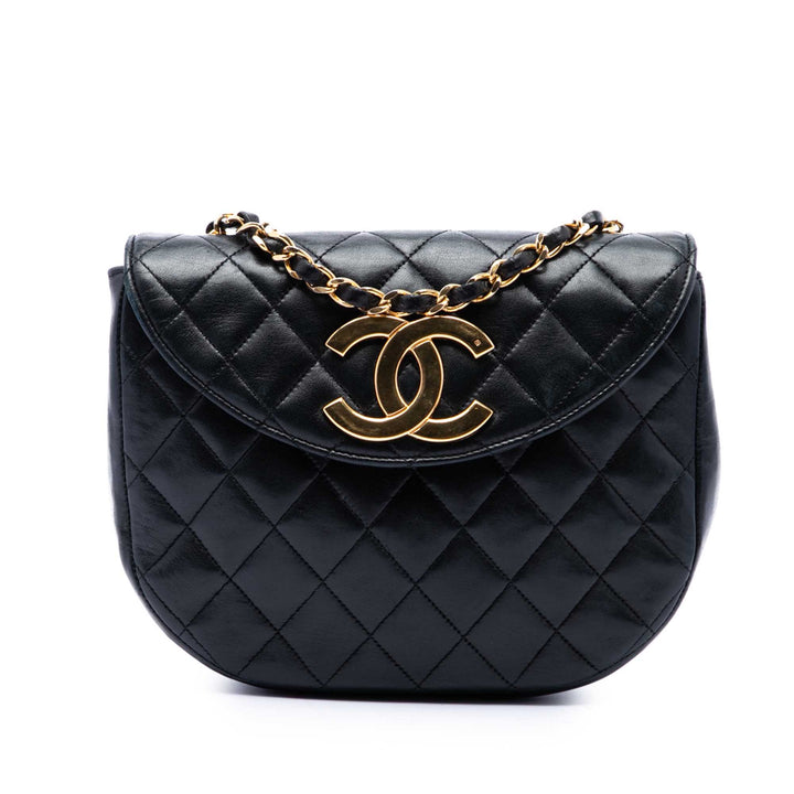 Chanel CC Matelassé Rond à rabat XL Cuir d'agneau Noir – vue principale – GABY PARIS