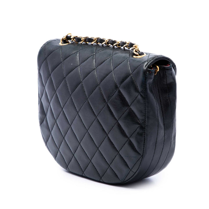 Chanel CC Matelassé Rond à rabat XL Cuir d'agneau Noir – vue 2 – GABY PARIS
